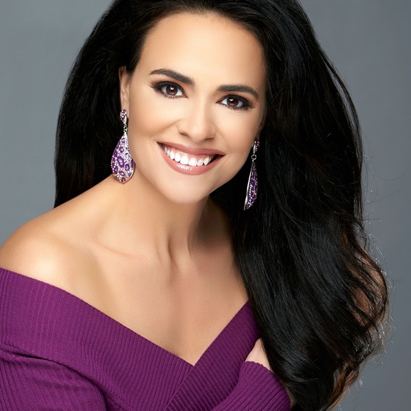 Meet your Posher, Gretchen - Picture 1 of 1